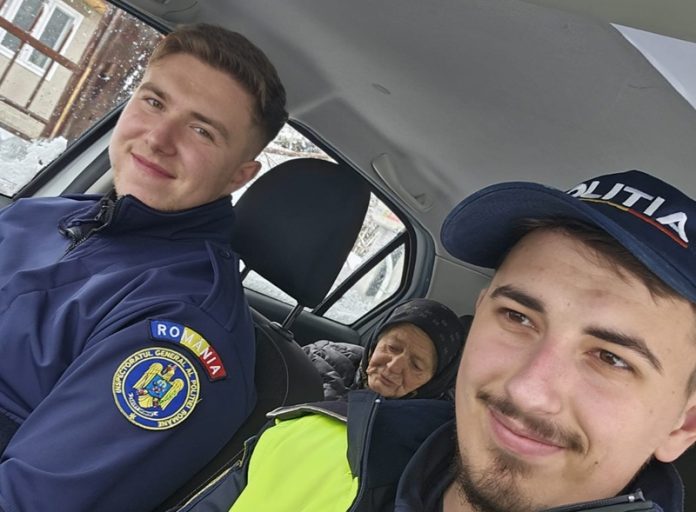 politisti cu batrani