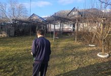 I-a murit mama, un copil în vârstă de 13 ani are nevoie de sprijin