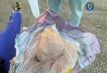 Prinși în flagrant când vindeau 50 de grame de cocaină, cu 2.750 de euro