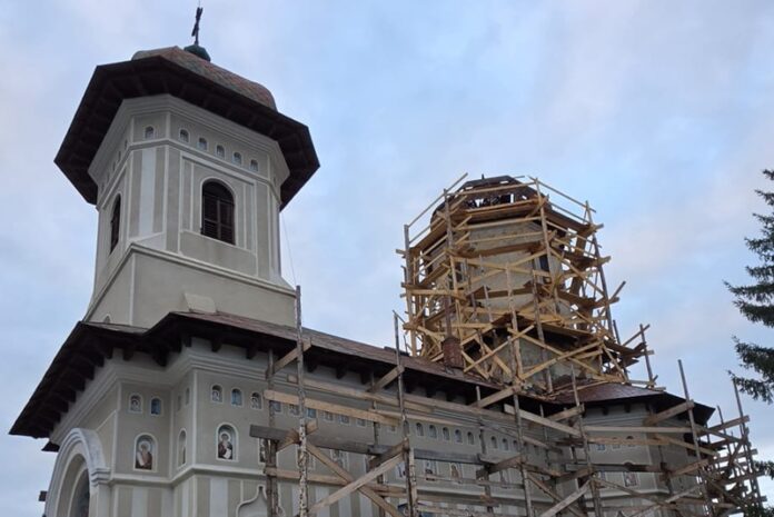 biserica razboieni 1