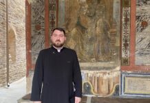 Preot bătut cu pumnii și picioarele la Vânători-Neamț, trei bărbați au fost reținuți