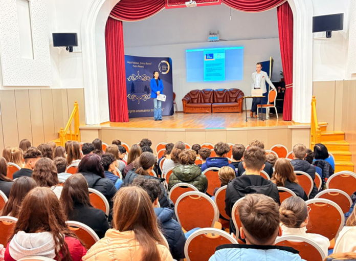 foto Piatra Neamț Colegiul Național „Petru Rareș” foto 1