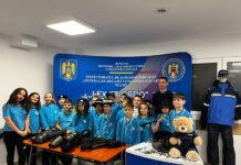 O zi “altfel” la sediul Jandarmeriei Neamț. Lecții despre siguranța alături de jandarmi